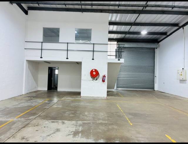 296M² WAREHOUSE TO LET IN RED HILL